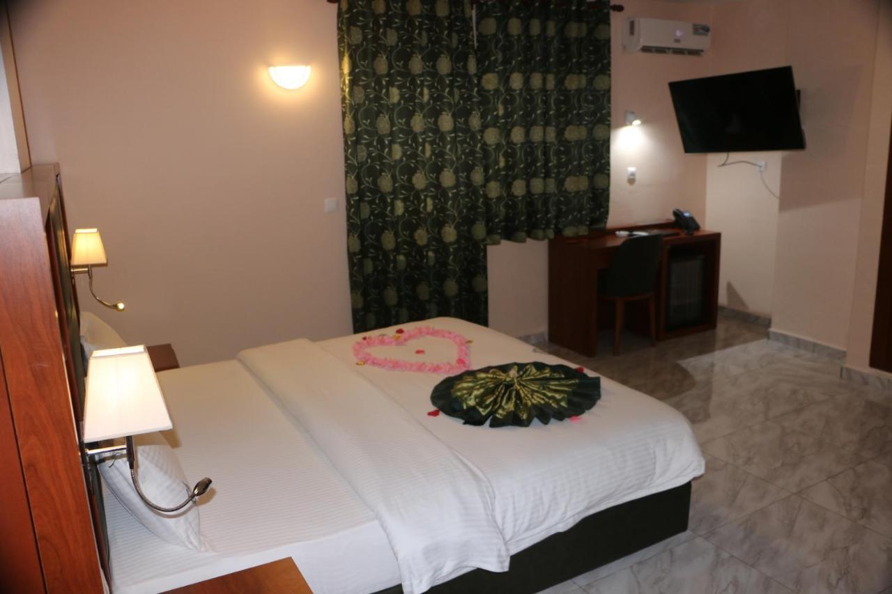 Hotel Jouvence International Yaoundé Kültér fotó