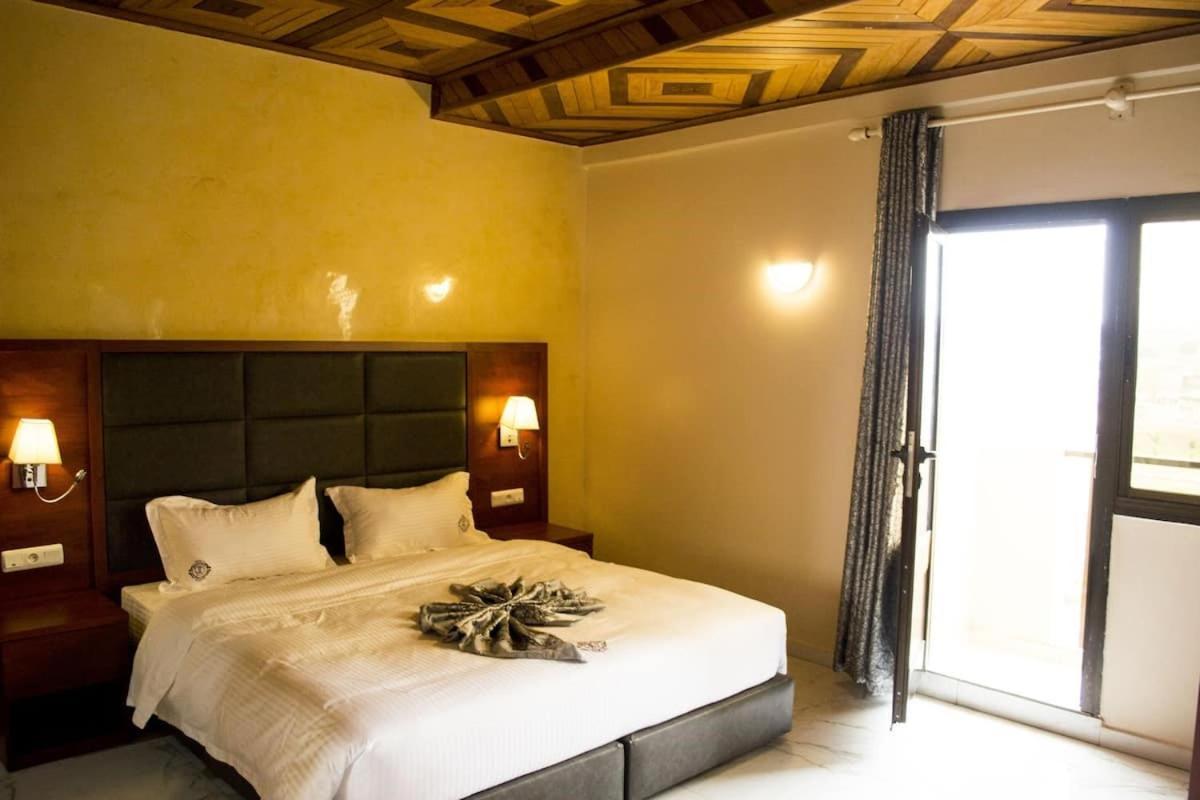 Hotel Jouvence International Yaoundé Kültér fotó