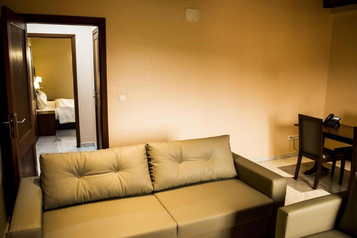 Hotel Jouvence International Yaoundé Kültér fotó