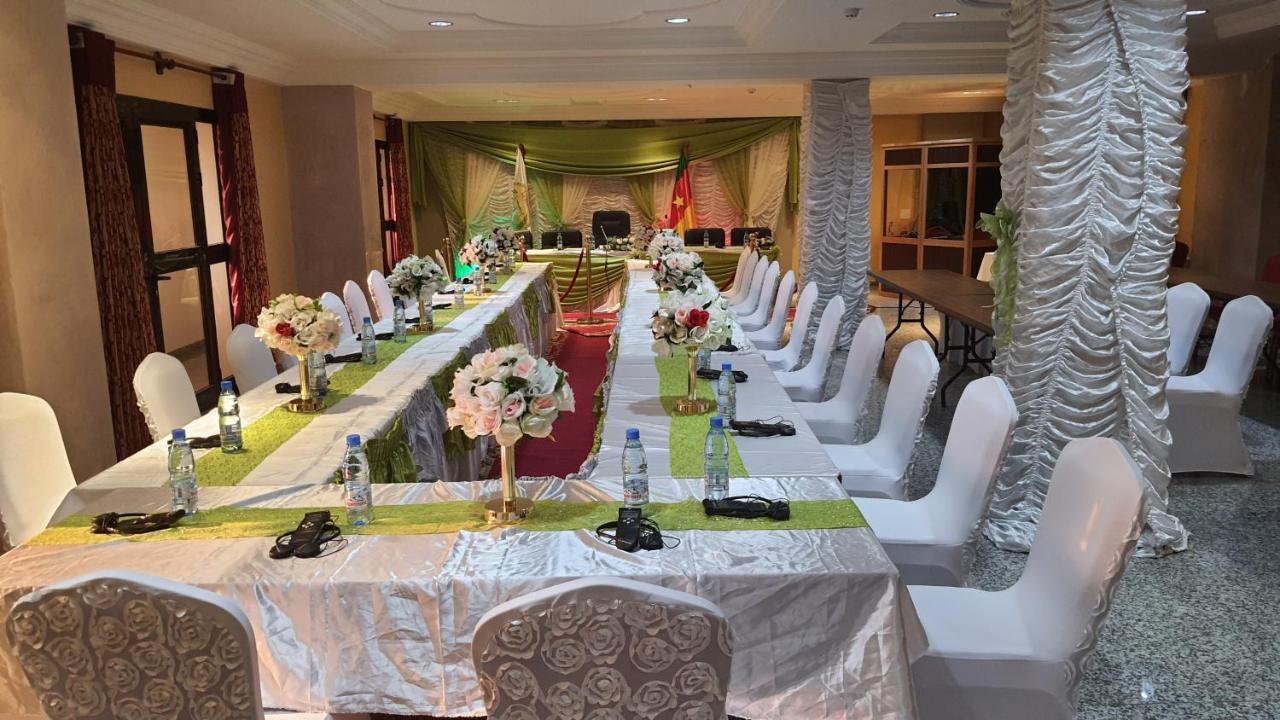 Hotel Jouvence International Yaoundé Kültér fotó